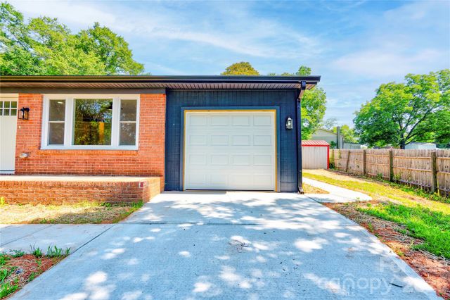 2994 Lutz Boulevard, Newton, NC 28658