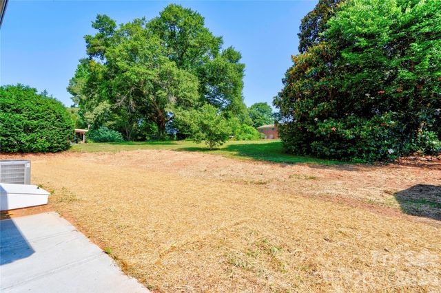 2994 Lutz Boulevard, Newton, NC 28658