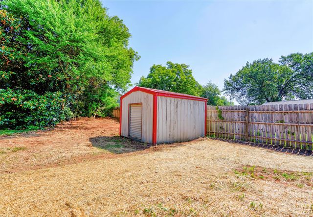 2994 Lutz Boulevard, Newton, NC 28658