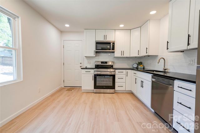 2994 Lutz Boulevard, Newton, NC 28658