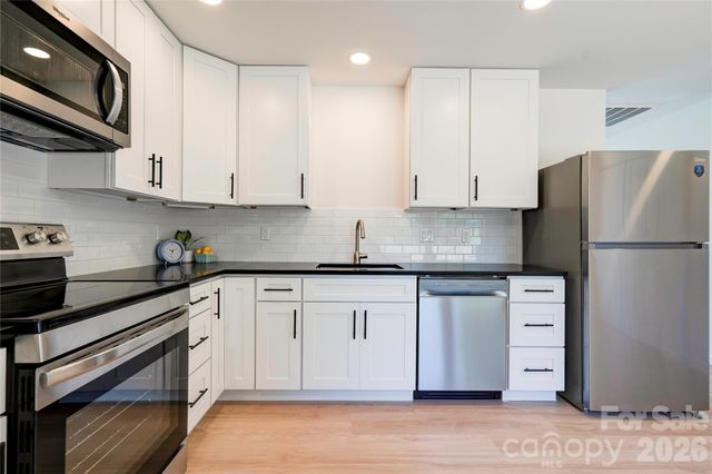 2994 Lutz Boulevard, Newton, NC 28658
