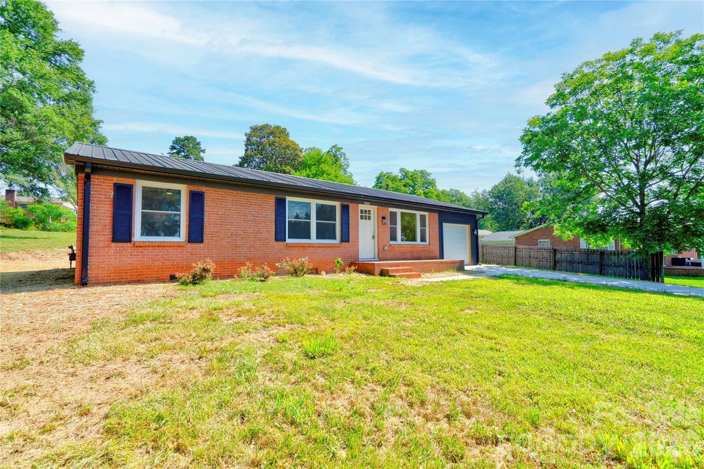 2994 Lutz Boulevard, Newton, NC 28658