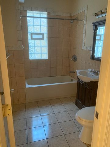 5017 W MONTANA Street 2, Chicago, IL 60639