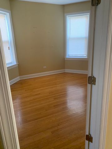 5017 W MONTANA Street 2, Chicago, IL 60639
