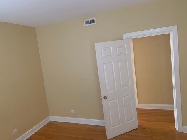 5017 W MONTANA Street 2, Chicago, IL 60639