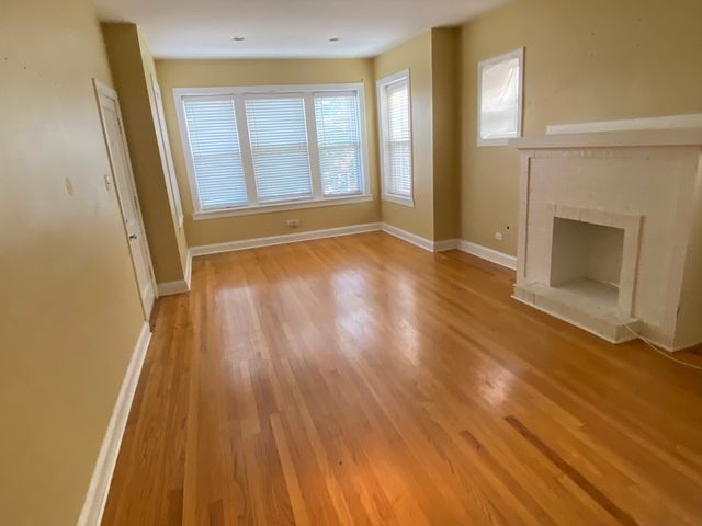 5017 W MONTANA Street 2, Chicago, IL 60639