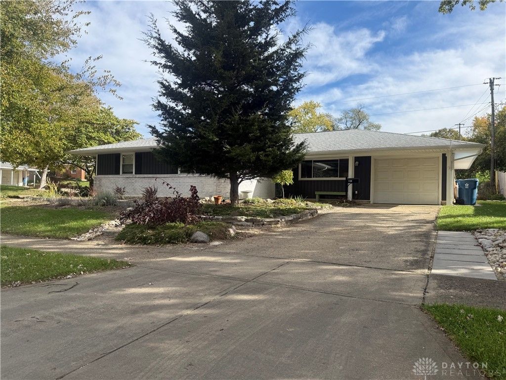 7150 Harshmanville Road, Dayton, OH 45424