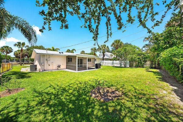 272 Holly Drive, Palm Beach Gardens, FL 33410