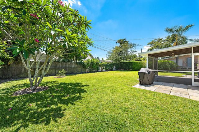 272 Holly Drive, Palm Beach Gardens, FL 33410