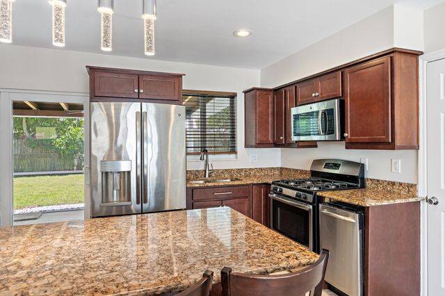 272 Holly Drive, Palm Beach Gardens, FL 33410