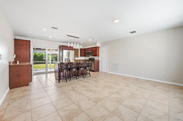 272 Holly Drive, Palm Beach Gardens, FL 33410