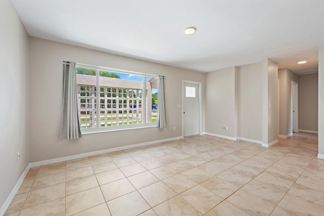 272 Holly Drive, Palm Beach Gardens, FL 33410