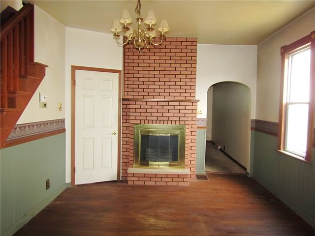 333 W 8th Ave, Tarentum, PA 15084