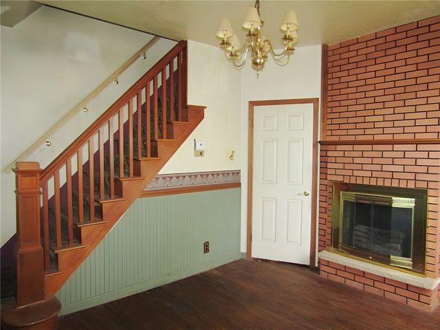 333 W 8th Ave, Tarentum, PA 15084