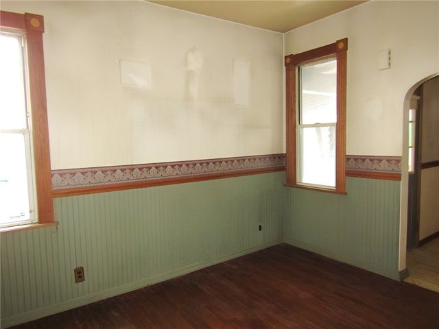 333 W 8th Ave, Tarentum, PA 15084