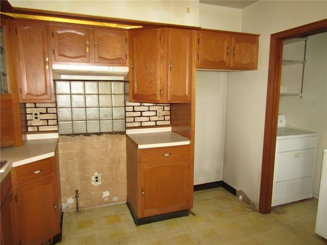 333 W 8th Ave, Tarentum, PA 15084