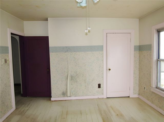 333 W 8th Ave, Tarentum, PA 15084