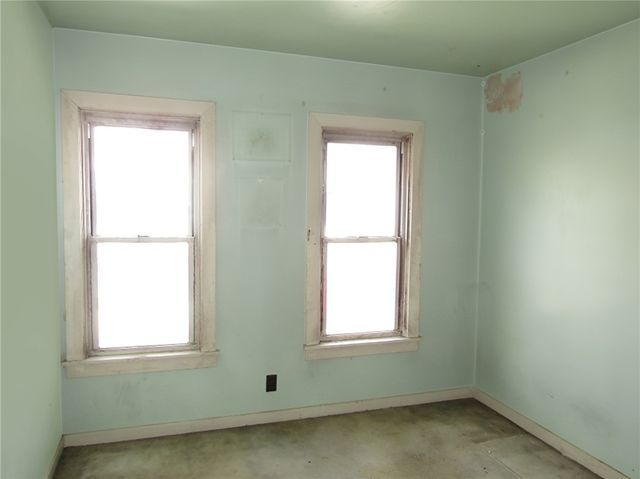 333 W 8th Ave, Tarentum, PA 15084