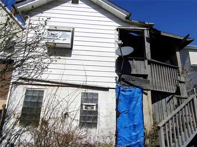 333 W 8th Ave, Tarentum, PA 15084