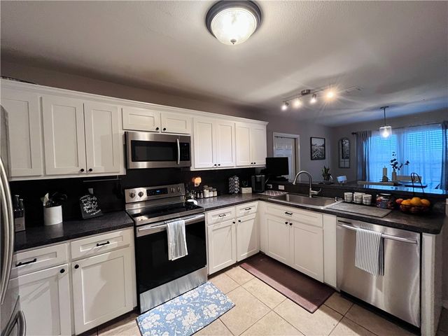 1930 El Monte St, Corpus Christi, TX 78417