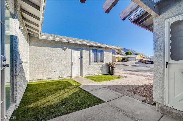 6810 Legalla Lane, Las Vegas, NV 89156