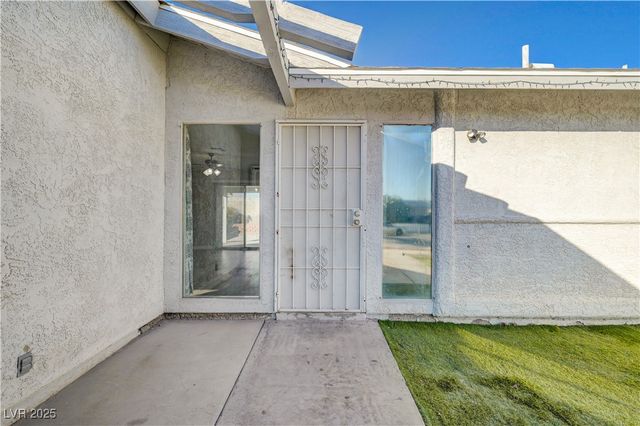 6810 Legalla Lane, Las Vegas, NV 89156