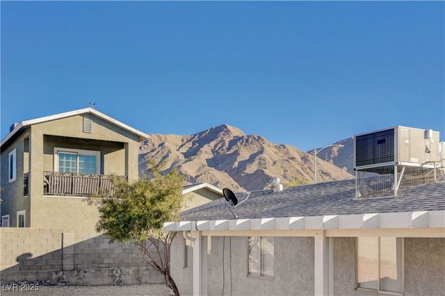 6810 Legalla Lane, Las Vegas, NV 89156