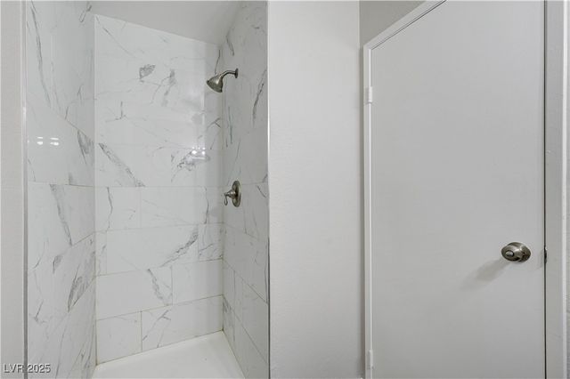 6810 Legalla Lane, Las Vegas, NV 89156