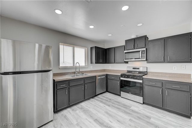 6810 Legalla Lane, Las Vegas, NV 89156