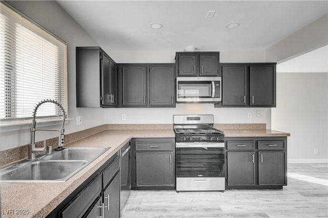 6810 Legalla Lane, Las Vegas, NV 89156