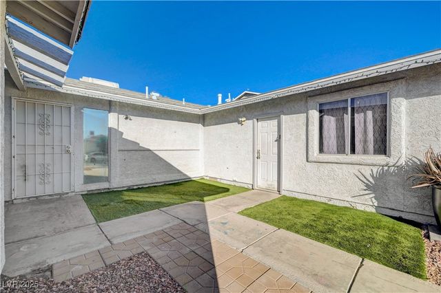 6810 Legalla Lane, Las Vegas, NV 89156