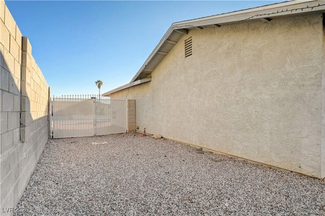 6810 Legalla Lane, Las Vegas, NV 89156