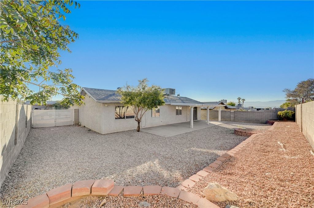 6810 Legalla Lane, Las Vegas, NV 89156