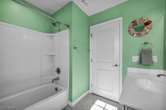 9111 Nash Lane, North Ridgeville, OH 44039