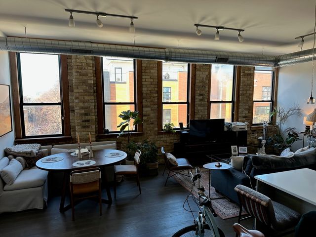 1755 N Damen Avenue 201, Chicago, IL 60647