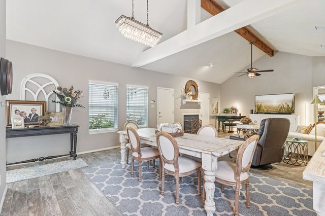 241 Old Oaks Path, Kerrville, TX 78028