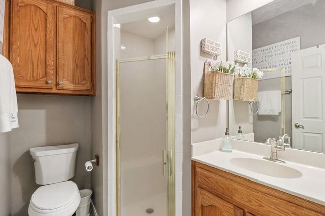 241 Old Oaks Path, Kerrville, TX 78028