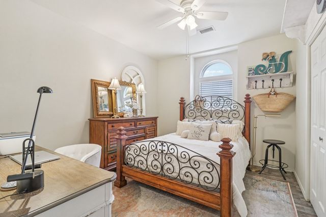 241 Old Oaks Path, Kerrville, TX 78028