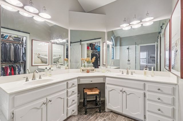 241 Old Oaks Path, Kerrville, TX 78028