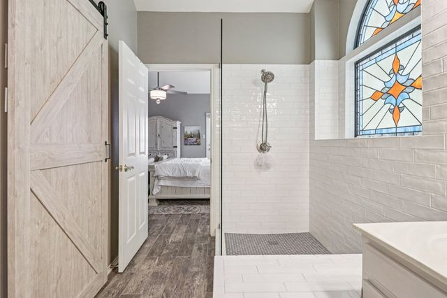 241 Old Oaks Path, Kerrville, TX 78028