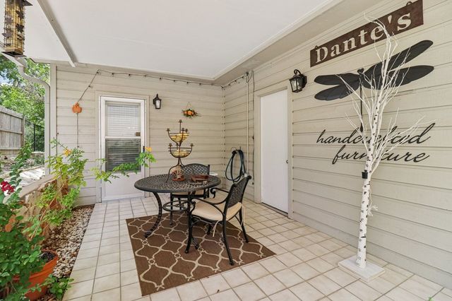 241 Old Oaks Path, Kerrville, TX 78028