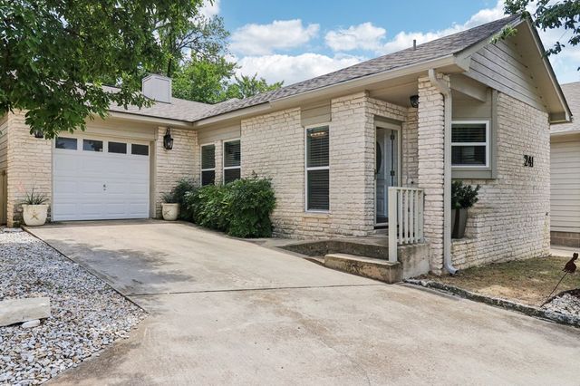 241 Old Oaks Path, Kerrville, TX 78028