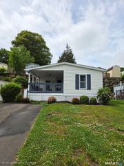 81 Woodland Park, Shelton, CT 06484
