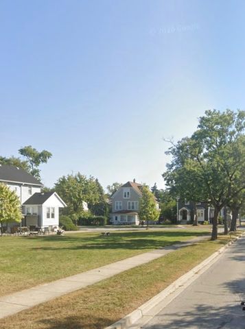 3840 Hollywood Avenue, Brookfield, IL 60513