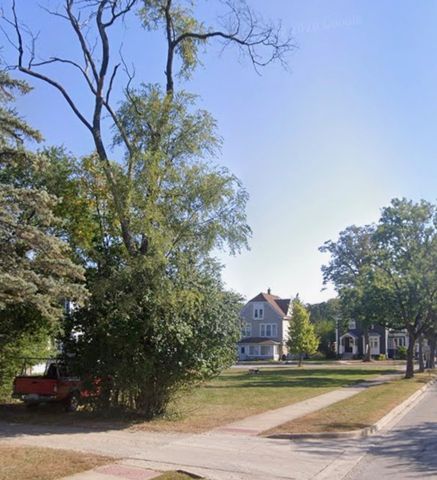 3840 Hollywood Avenue, Brookfield, IL 60513