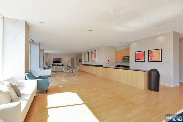 600 12th Street 810, Palisades Park, NJ 07650