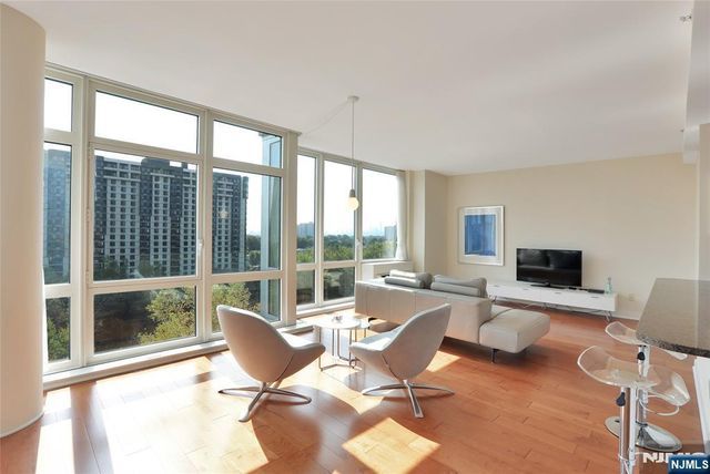 600 12th Street 810, Palisades Park, NJ 07650