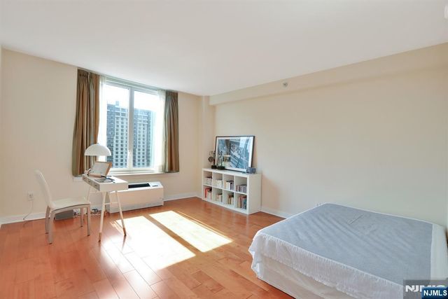 600 12th Street 810, Palisades Park, NJ 07650