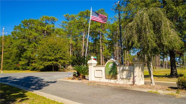 606 Stonewall Jackson Place, Waycross, GA 31503