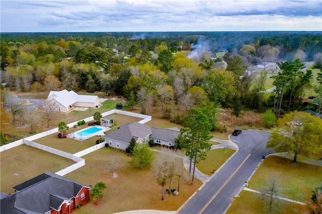 606 Stonewall Jackson Place, Waycross, GA 31503